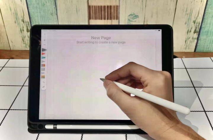 亚太版的苹果笔
:电容笔和触控笔的区别有什么区别？好写的电容笔排行榜